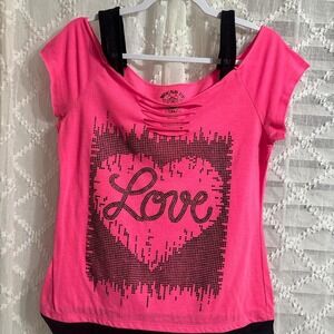 Off the shoulder grunge shirt